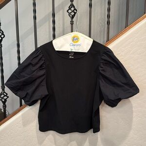 Black tee with puff sleeves